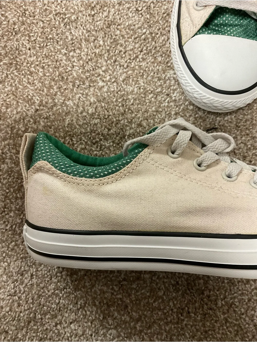 Converse Juniors Low Top Sneakers in Cream with Green Details